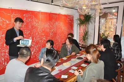 洛陽市青聯(lián)文藝界別學(xué)習(xí)交流活動(dòng) 傳承非遺剪紙藝術(shù)，促進(jìn)文化藝術(shù)交融